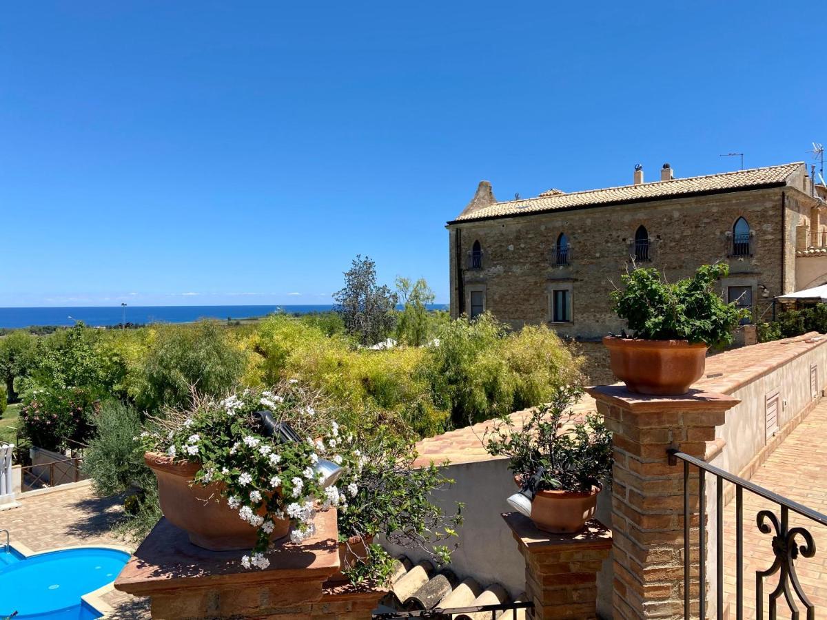 Le Colline Del Gelso-Masseria Mazzei Guest House Росано Екстериор снимка